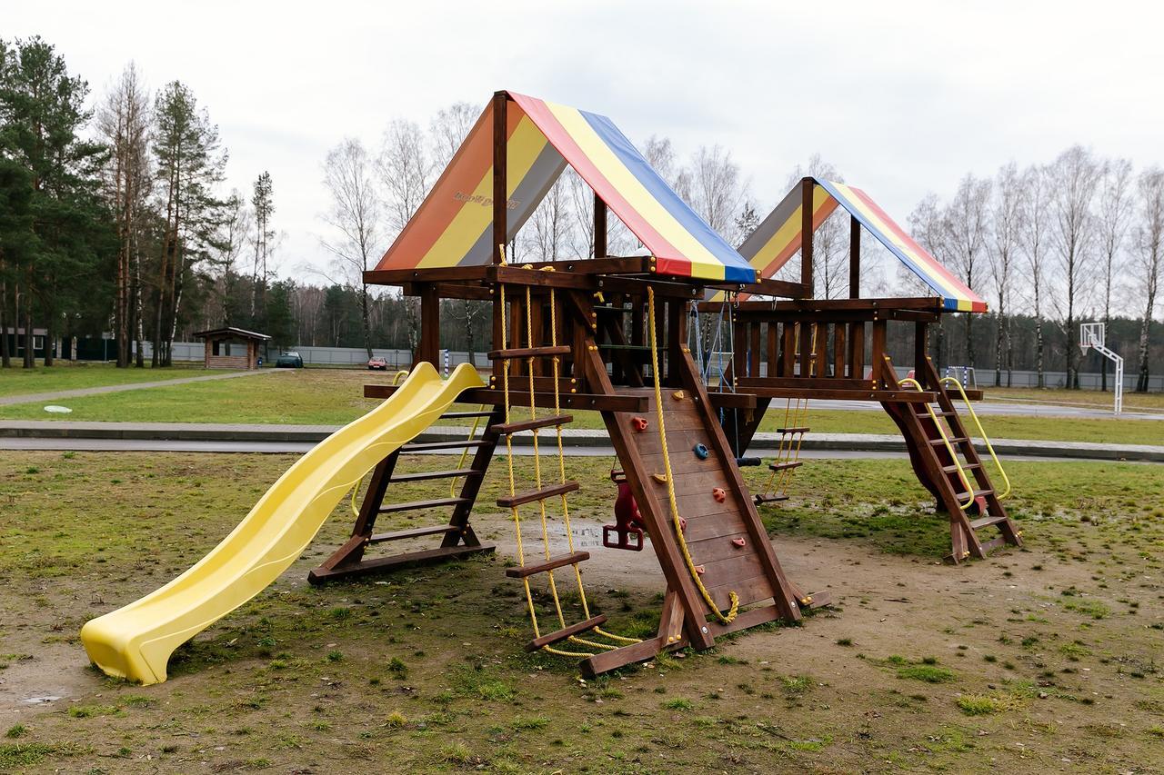 Hotel Baza otdykha Chaika Zhodzina Zewnętrze zdjęcie
